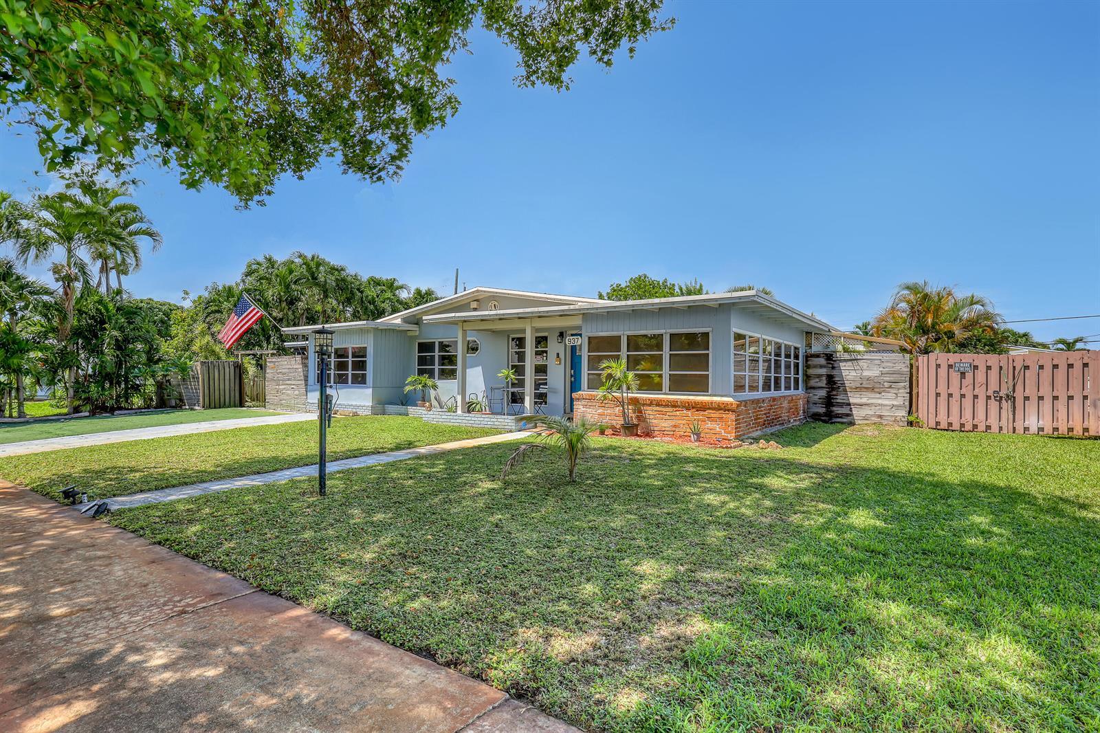 937 W DUVAL Street, Lantana FL 33462 photo 2