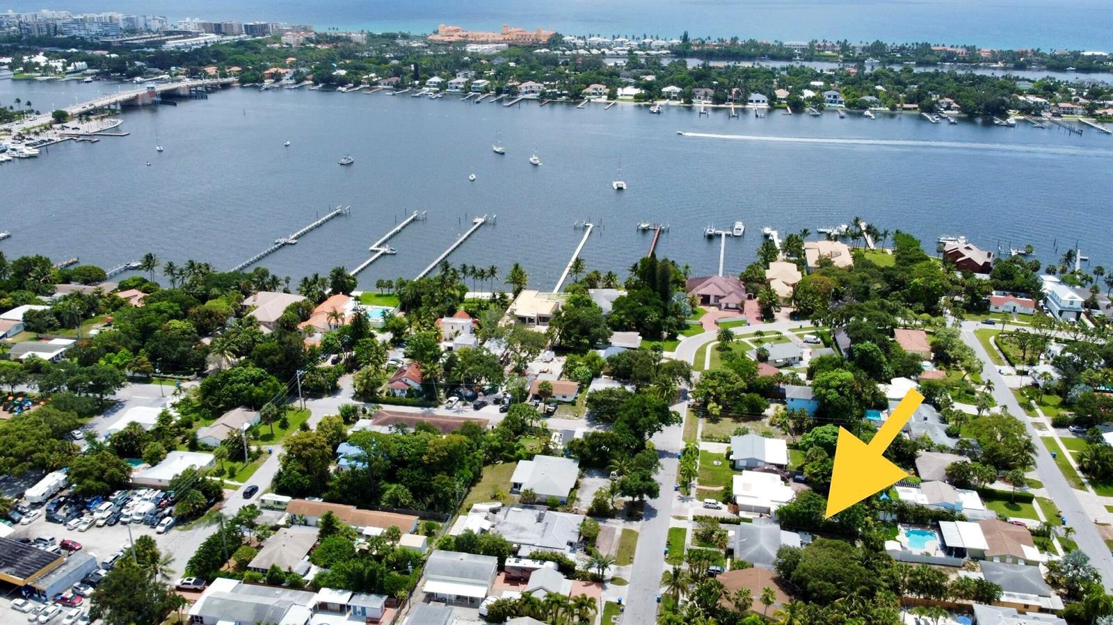124 MAYFIELD Road, Lantana FL 33462 photo 2
