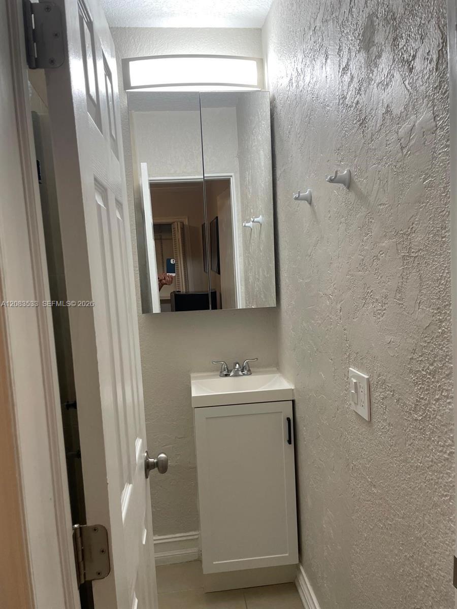 Hollywood, FL 33021 photo 5
