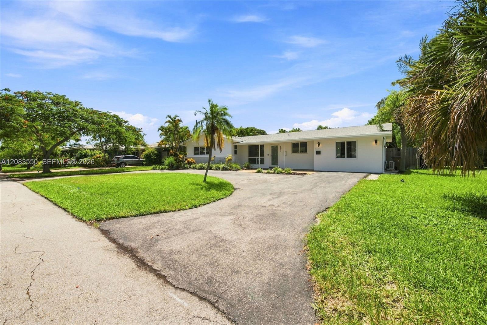 807 SE 9th Ter, Deerfield Beach FL 33441 photo 2