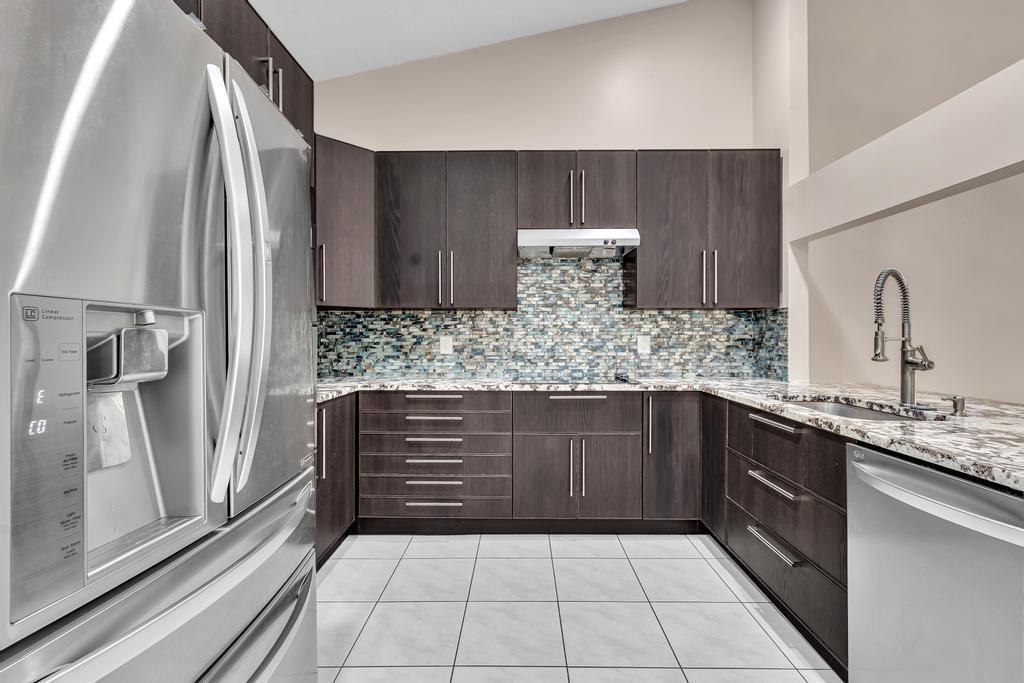 11137 NW 38TH Place, Sunrise FL 33351 photo 5