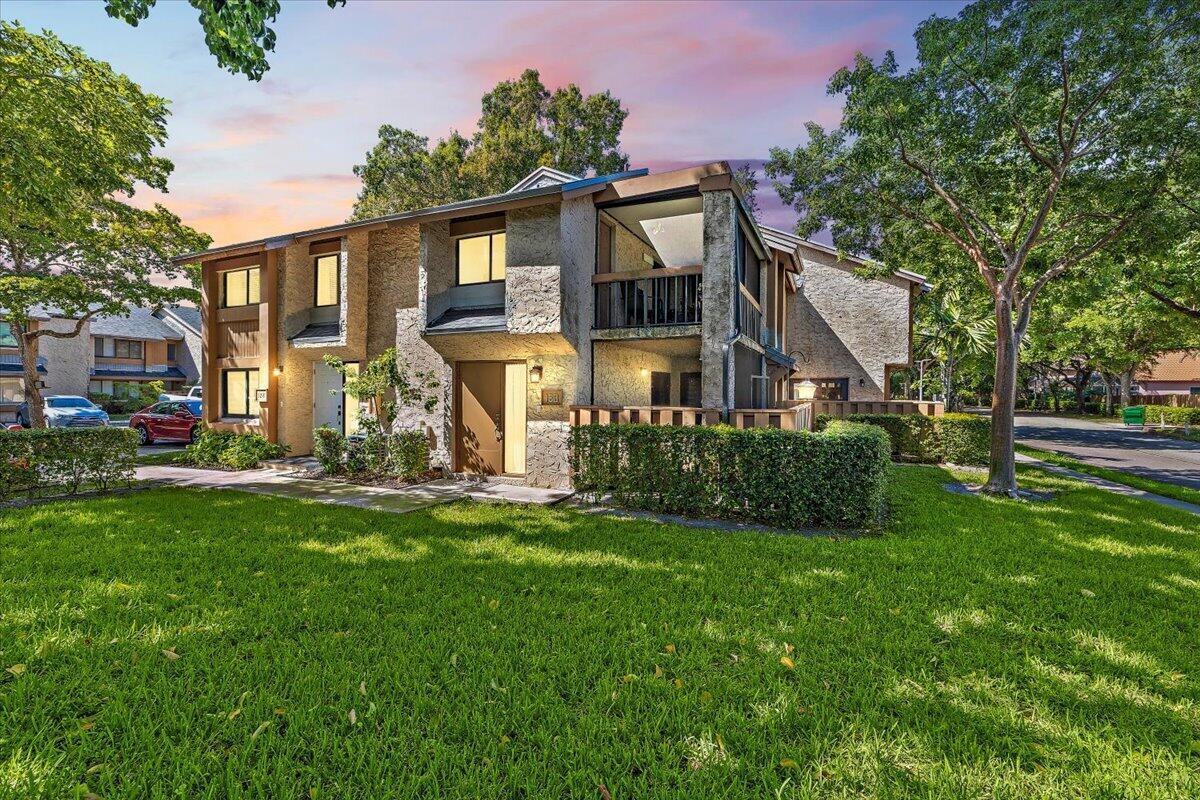 130 WIMBLEDON LAKE Drive, Plantation FL 33324 photo 2