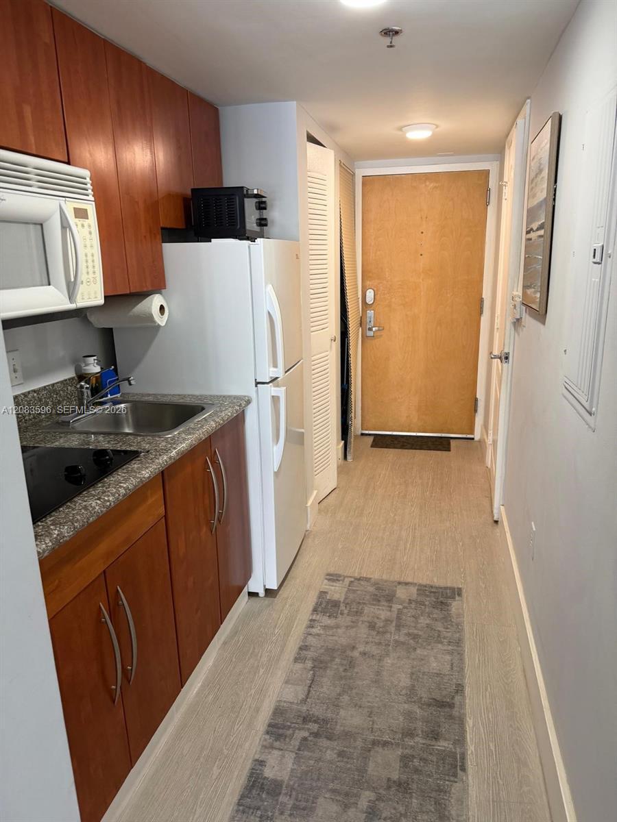 1200 Brickell Bay Dr # 1610, Miami FL 33131 photo 2