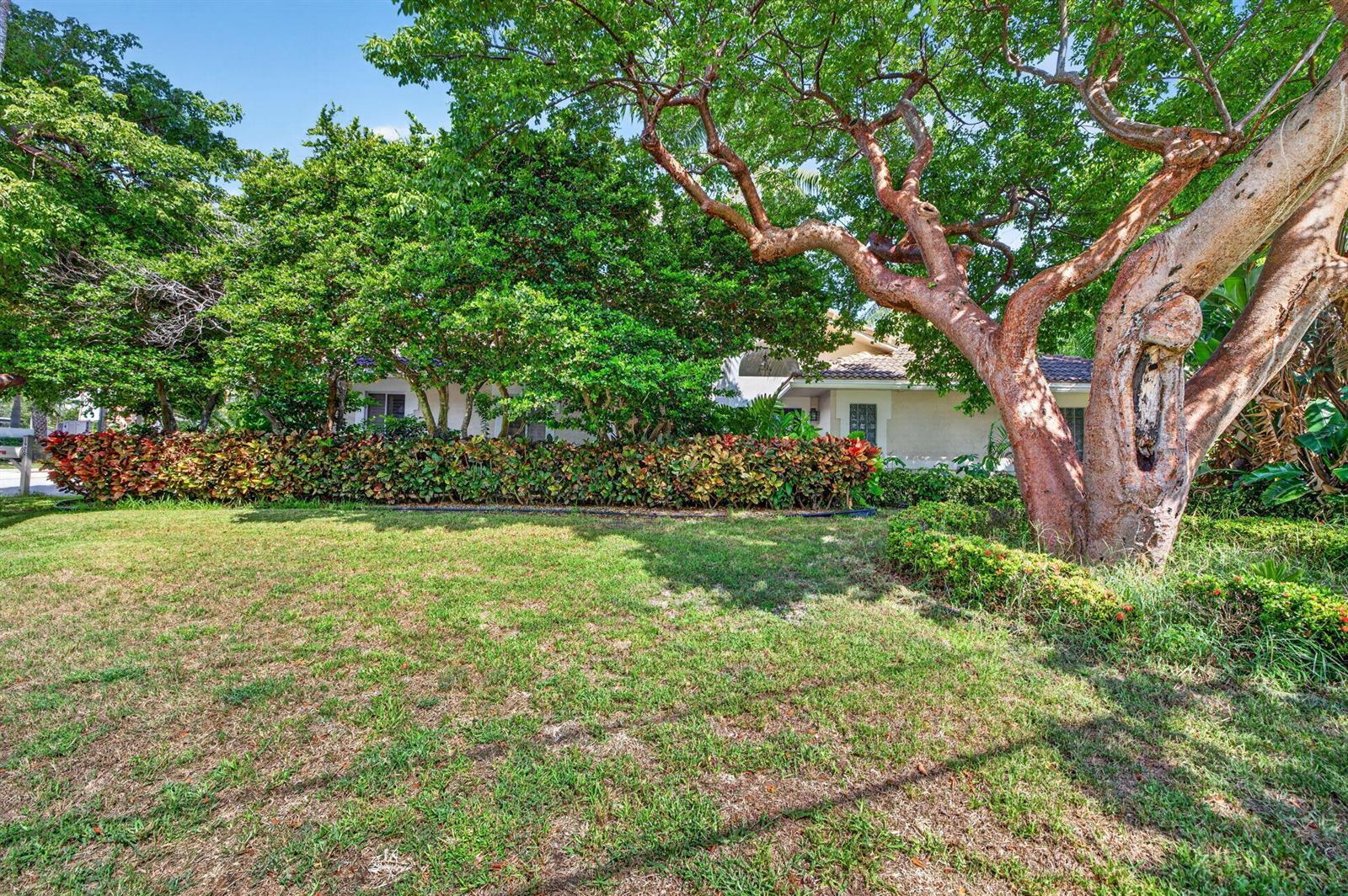 1920 E Terra Mar Drive, Lauderdale By The Sea FL 33062 photo 2