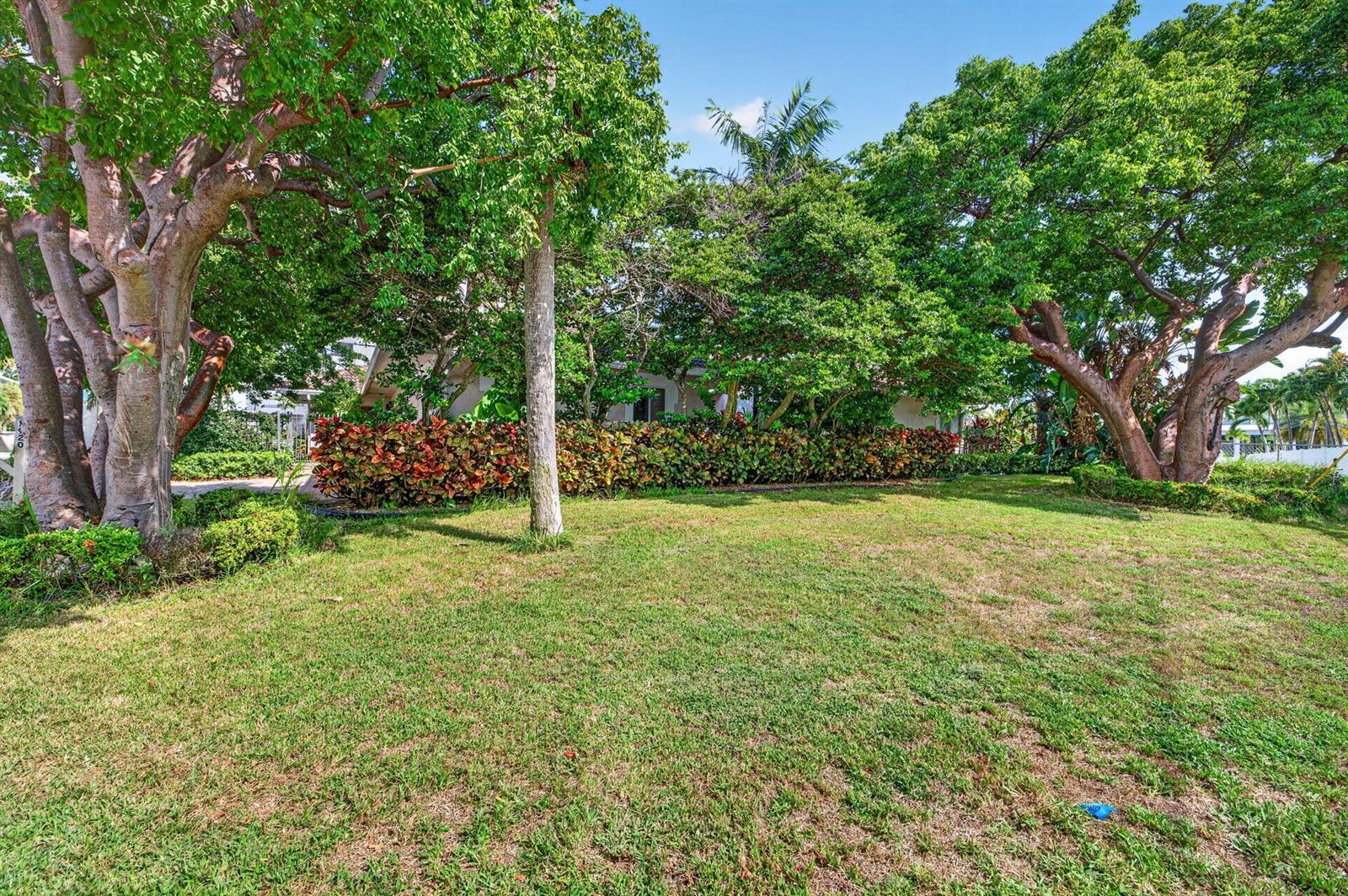 1920 E Terra Mar Drive, Lauderdale By The Sea FL 33062 photo 3
