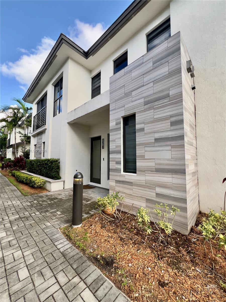 8281 NW 48th St # 0, Doral FL 33166