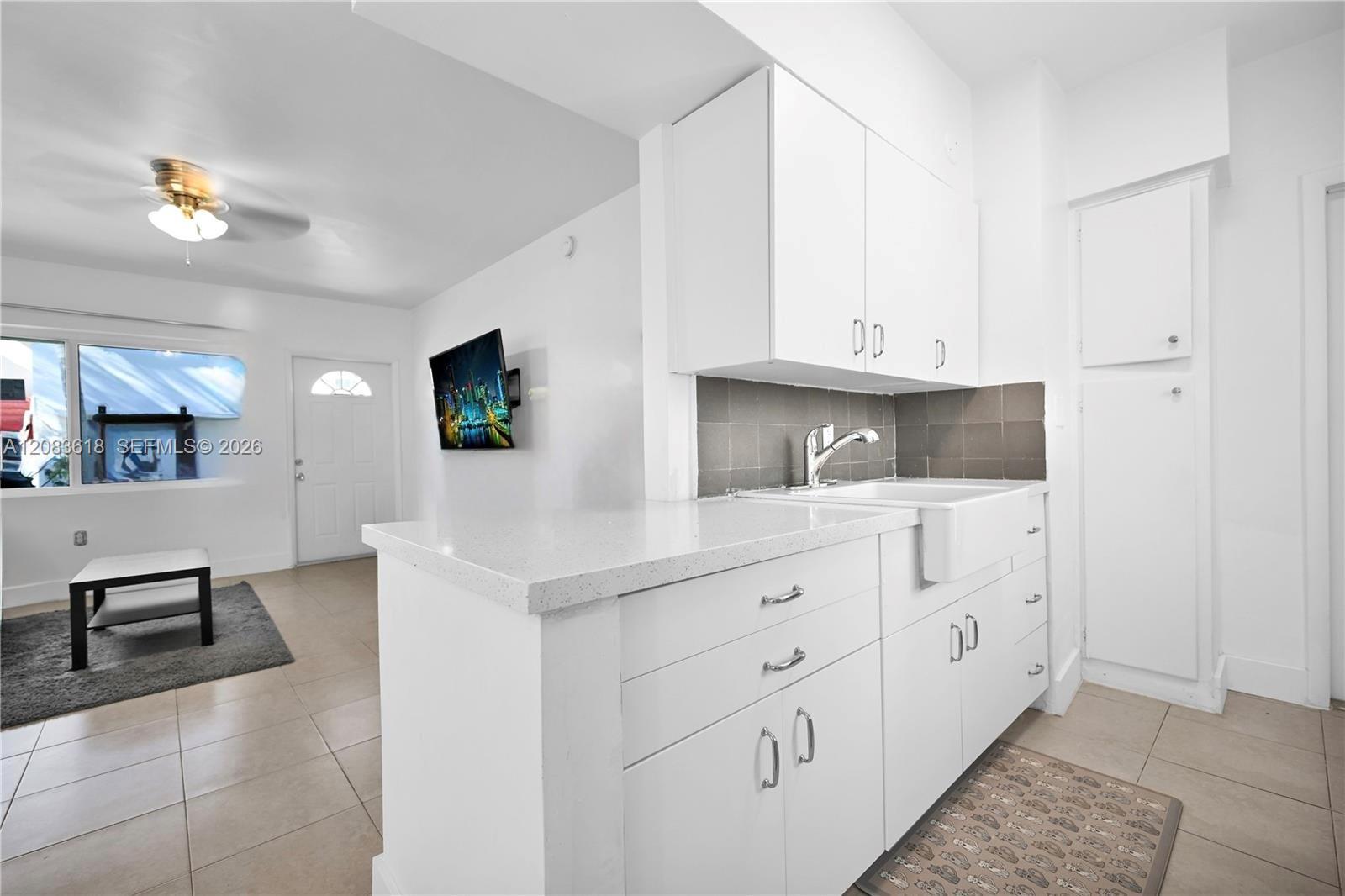 1195 Marseille Dr # 5, Miami Beach FL 33141 photo 4