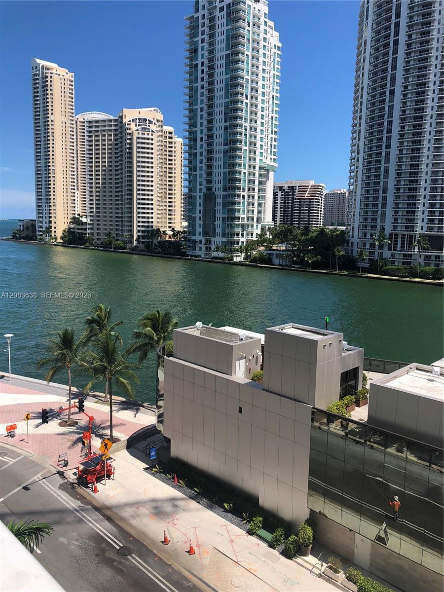 300 S Biscayne Blvd # 608, Miami FL 33131