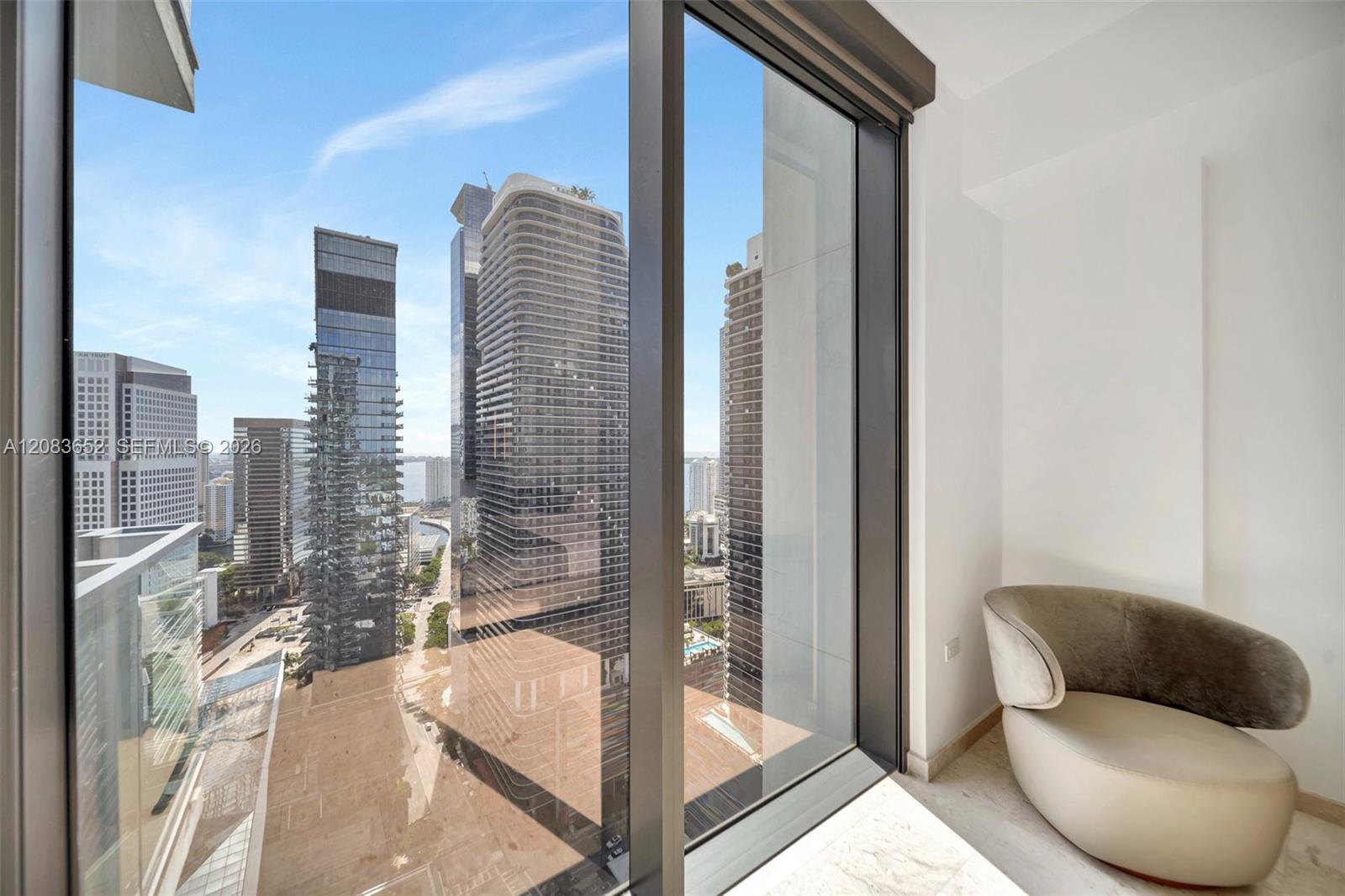 88 SW 7th St # 3203, Miami FL 33130