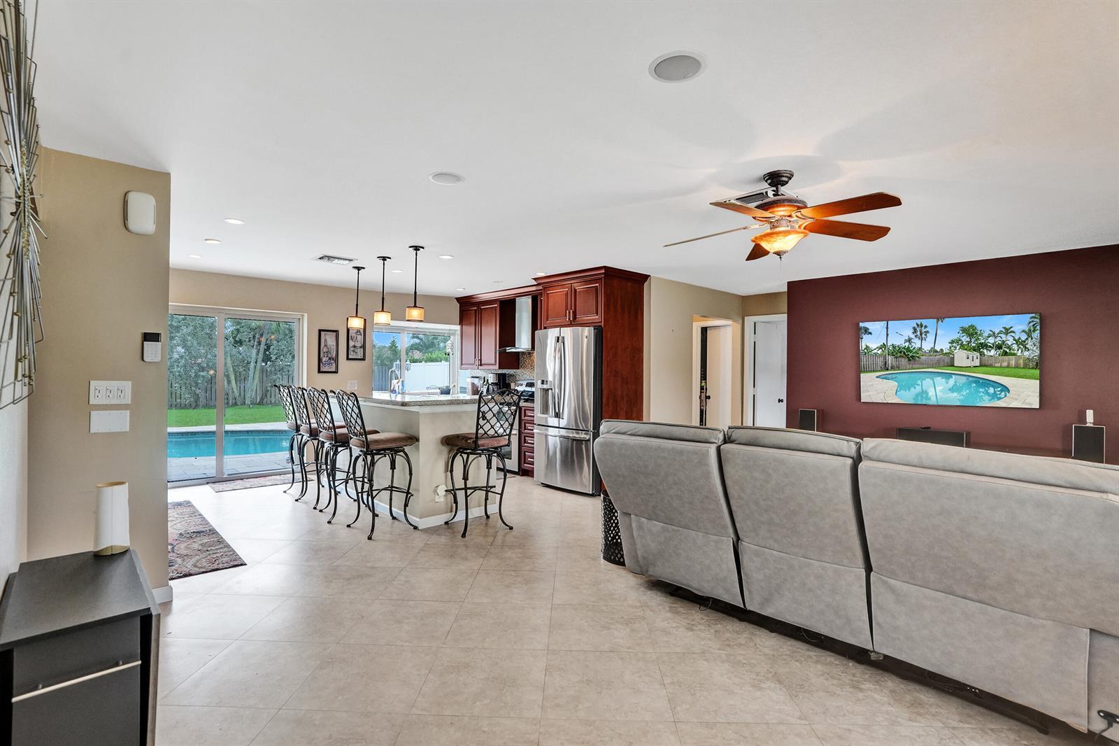 80 SE 10TH Street, Pompano Beach FL 33060 photo 4