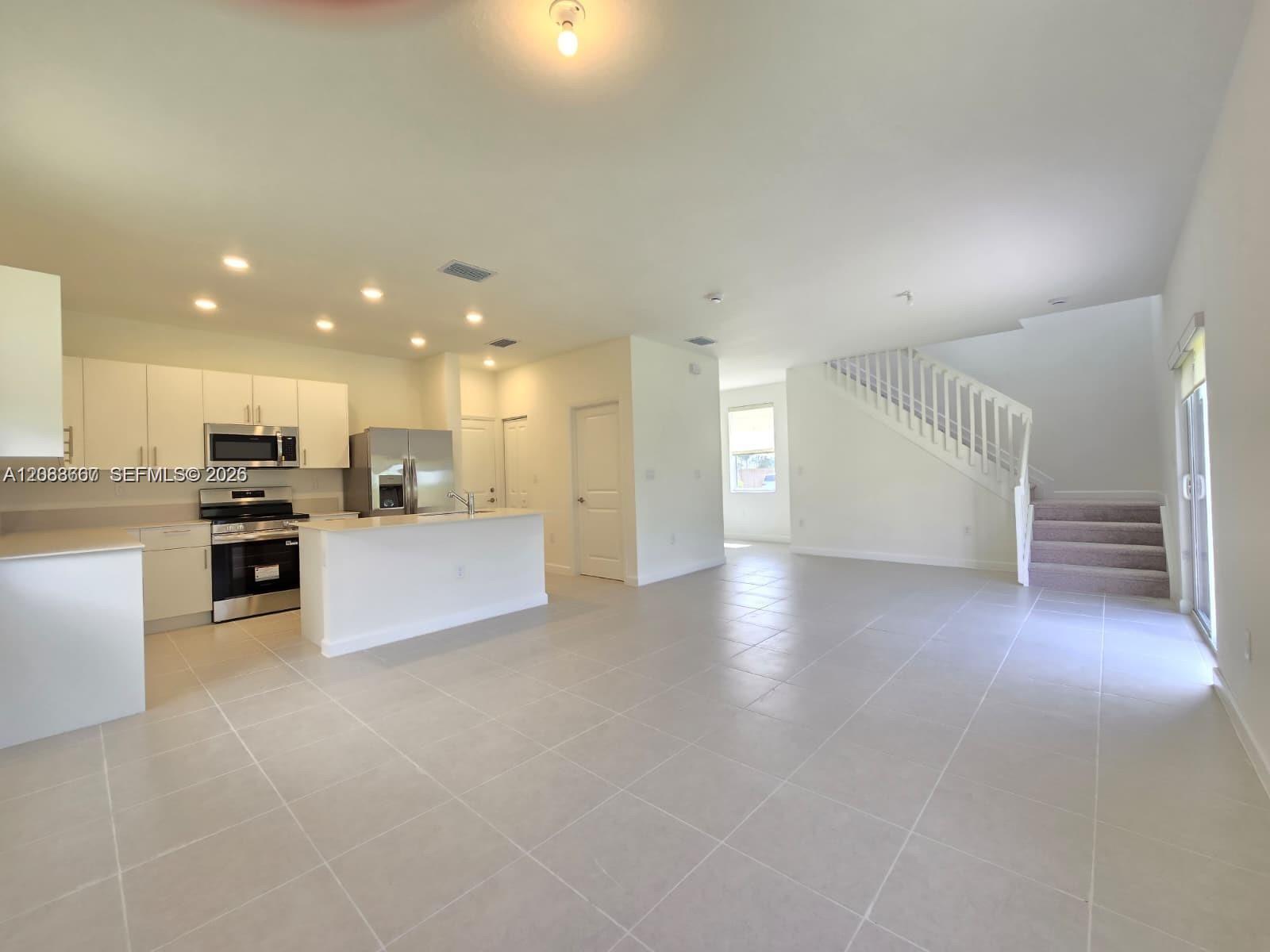 2670 SE 24th Ct, Homestead FL 33035 photo 4