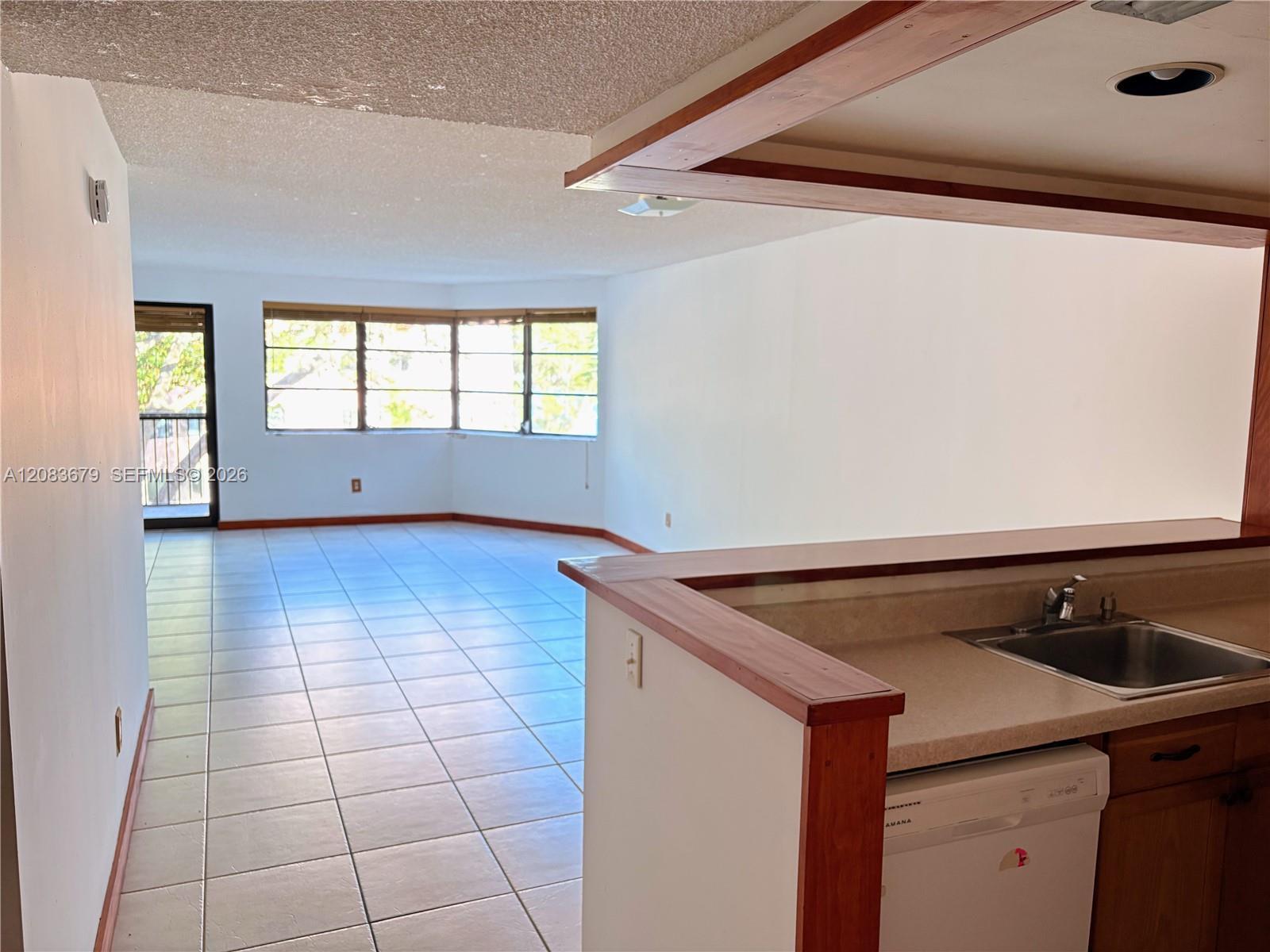 20860 San Simeon Way # 6, Miami FL 33179 photo 4