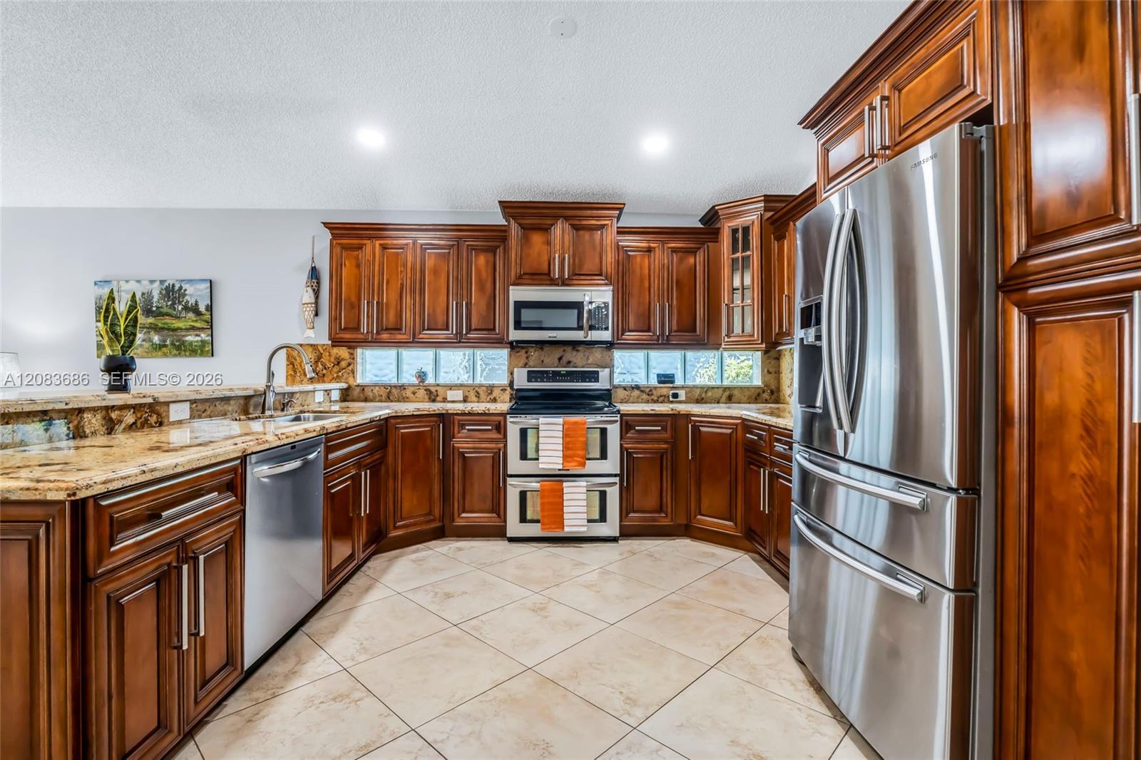 1387 SW 181st Ave, Pembroke Pines FL 33029 photo 2
