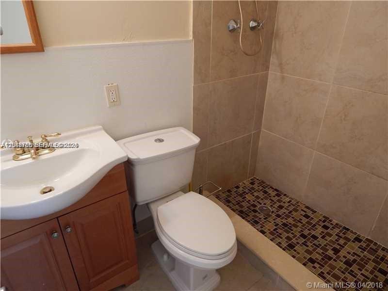 1926 RODMAN # 2, Hollywood FL 33020 photo 5