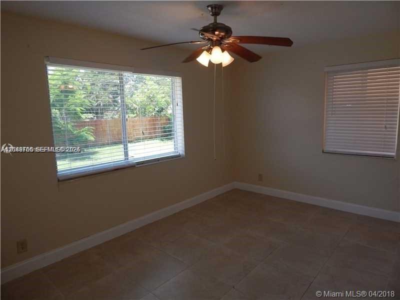 1926 RODMAN # 2, Hollywood FL 33020 photo 4