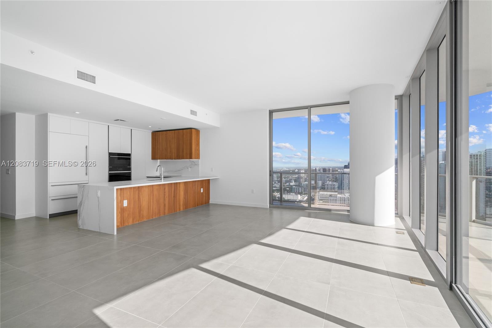 1400 biscayne blvd # 4106, Miami FL 33132 photo 4