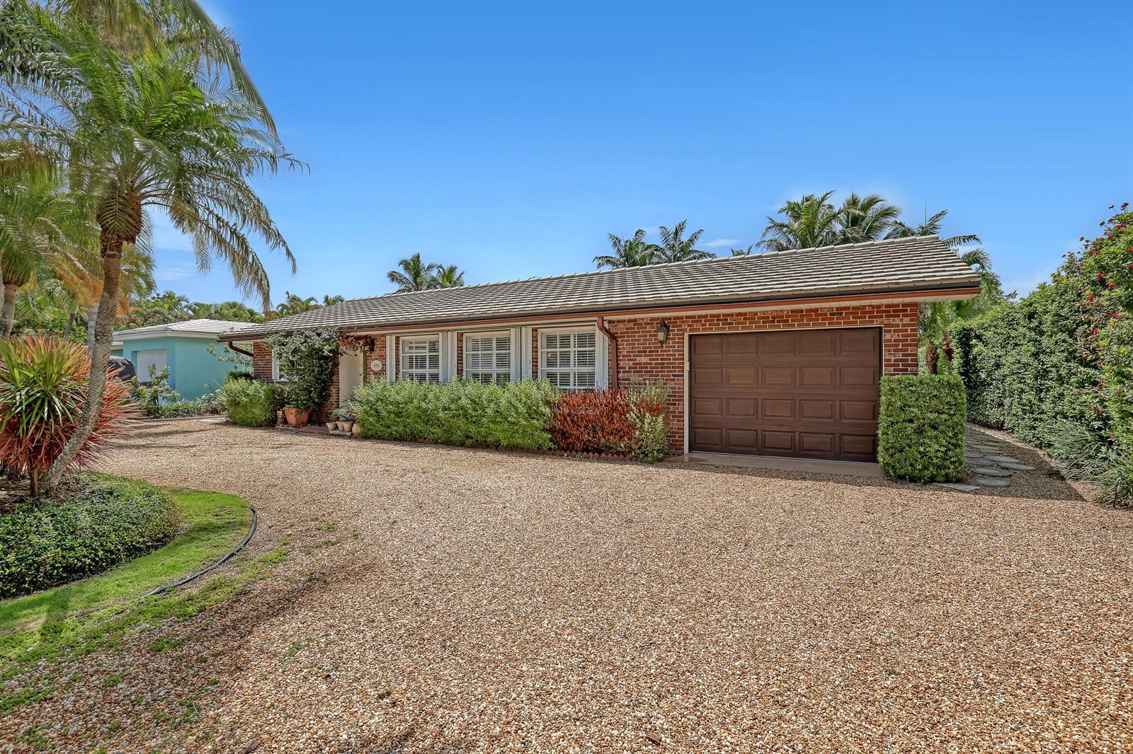 306 CASCADE Lane, Palm Beach Shores FL 33404 photo 5