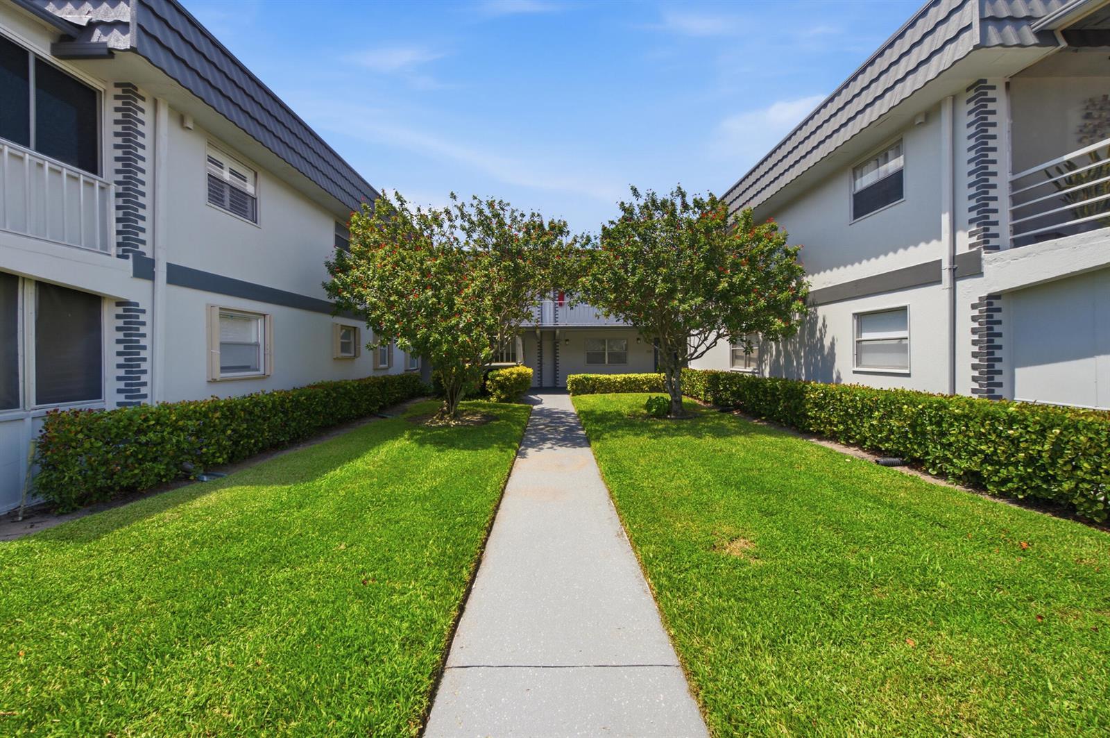 273 Saxony F, Delray Beach FL 33446 photo 3