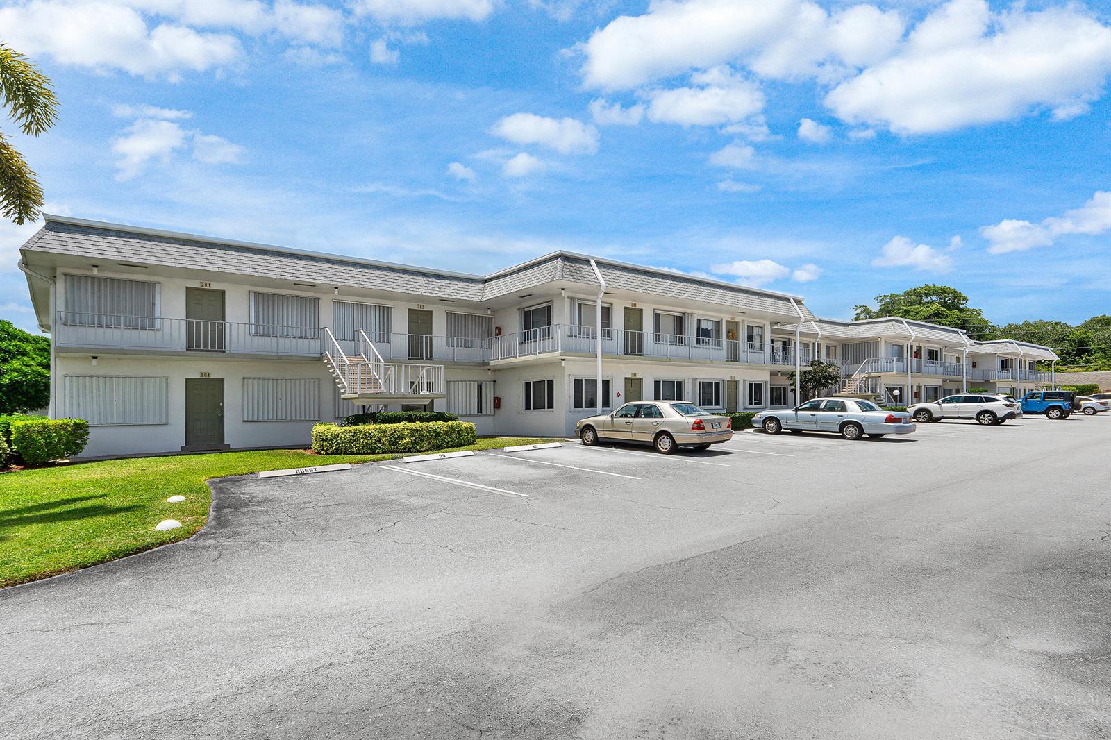 3160 Lake Osborne Drive unit 206, FL 33461