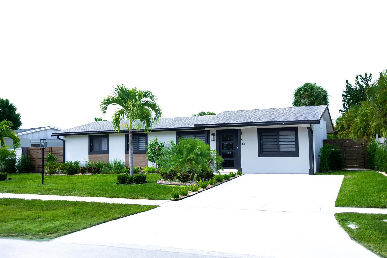 3144 CAPRI Road, FL 33410 photo 2
