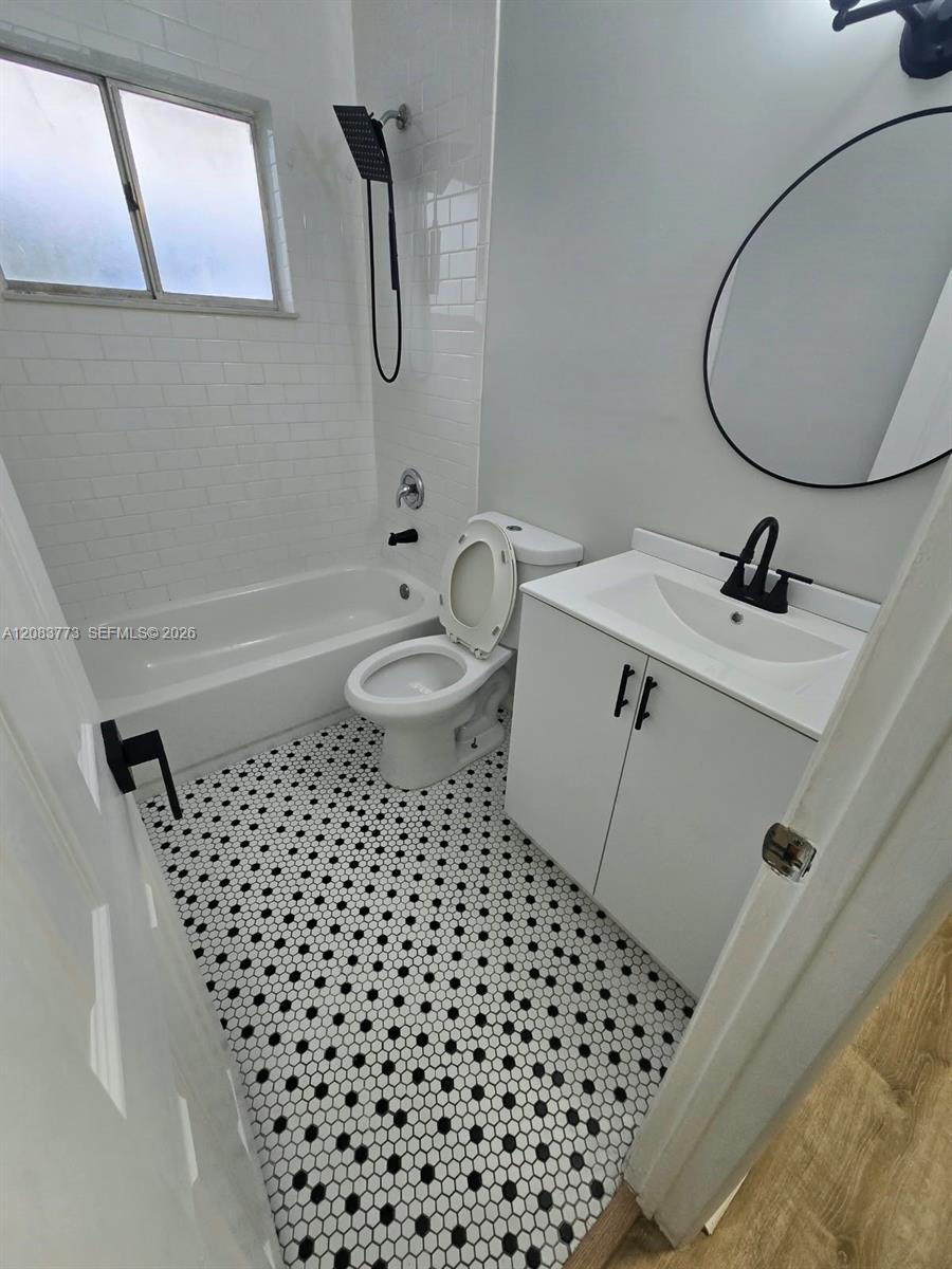 Hialeah, FL 33010 photo 4