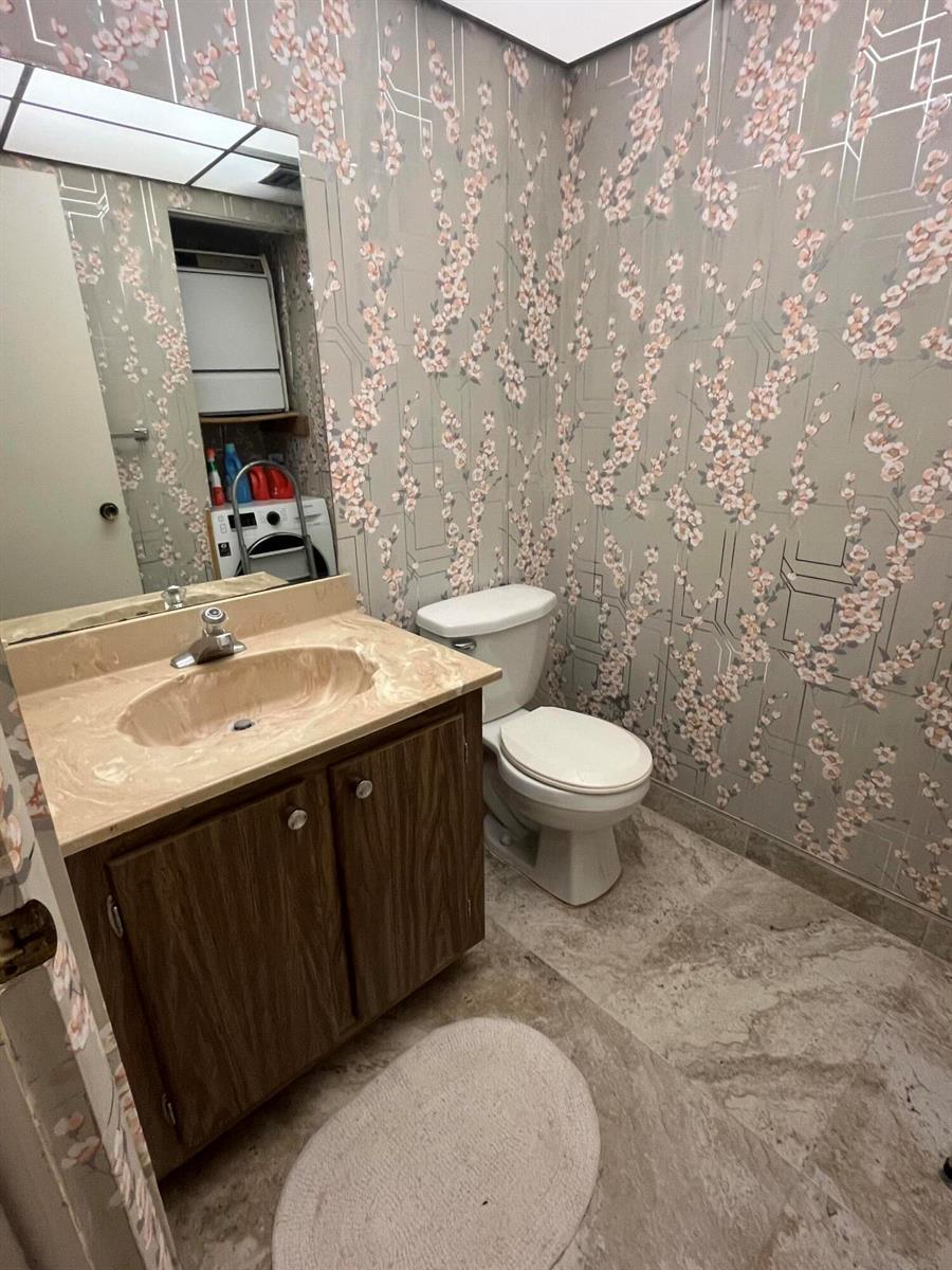 94 Capri B, Delray Beach FL 33484 photo 3