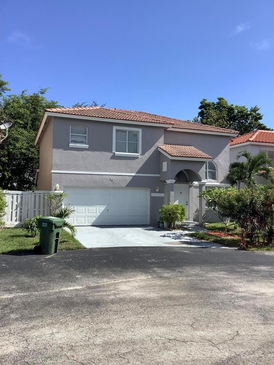 201 SW 98th Terrace, Pembroke Pines FL 33025 photo 4