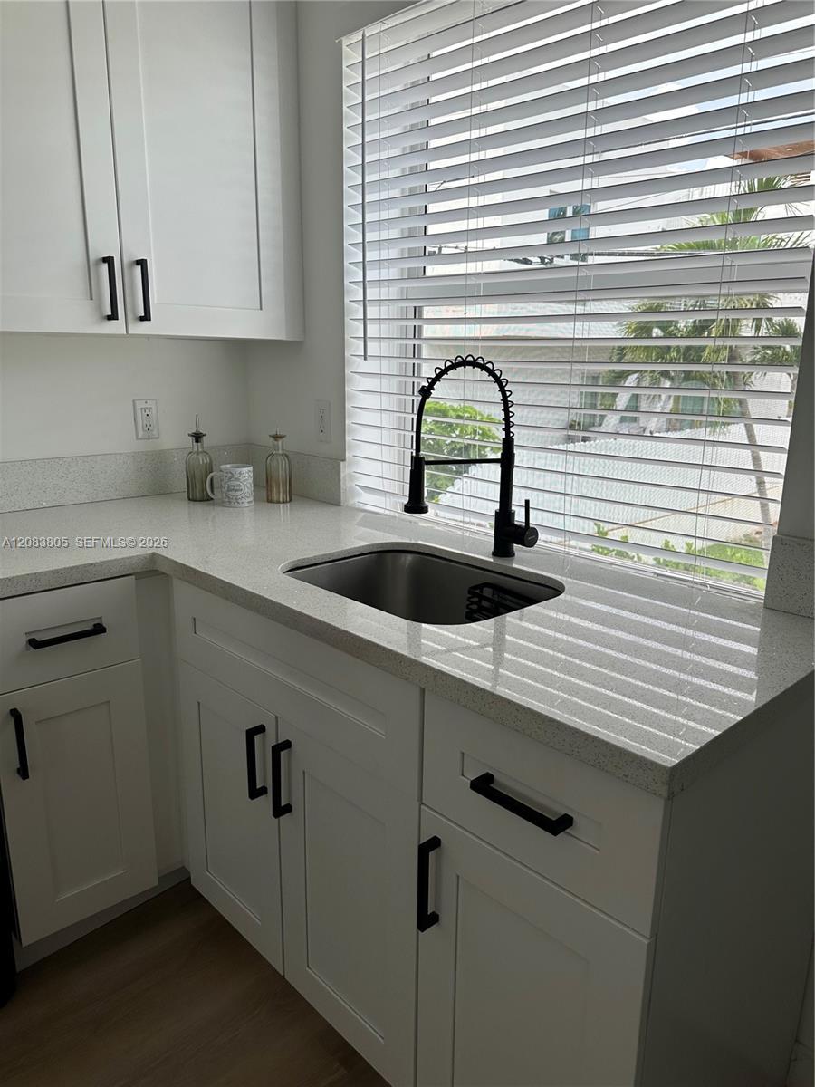 817 Tyler St # 11, Hollywood FL 33019 photo 4