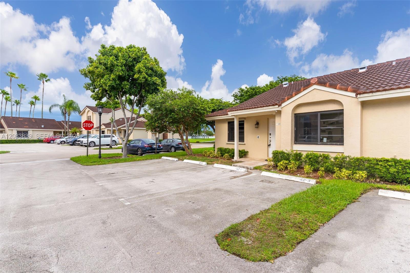 6552 NW 172nd Ln, Hialeah FL 33015 photo 2