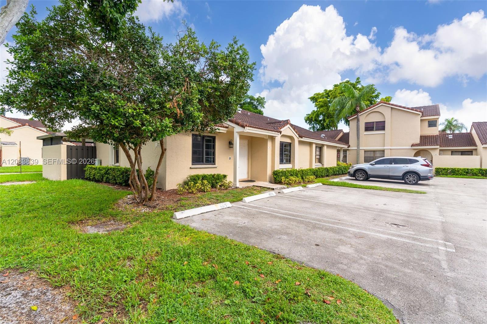 6552 NW 172nd Ln, Hialeah FL 33015 photo 3