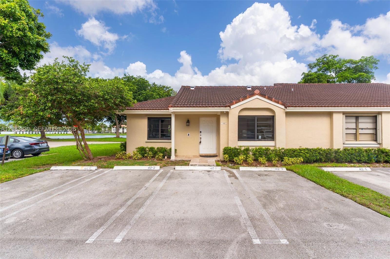 6552 NW 172nd Ln, Hialeah FL 33015