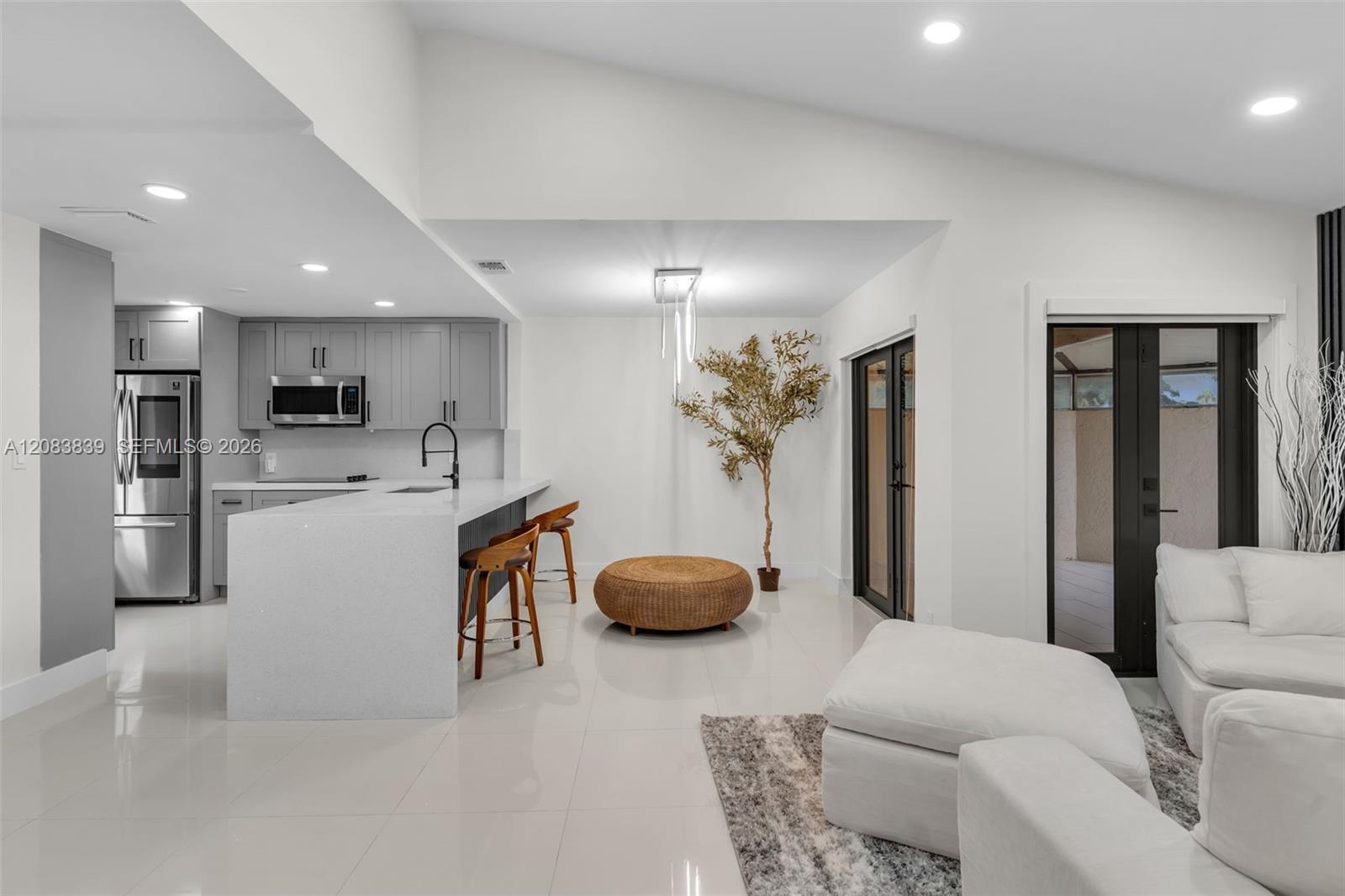 6552 NW 172nd Ln, Hialeah FL 33015 photo 4