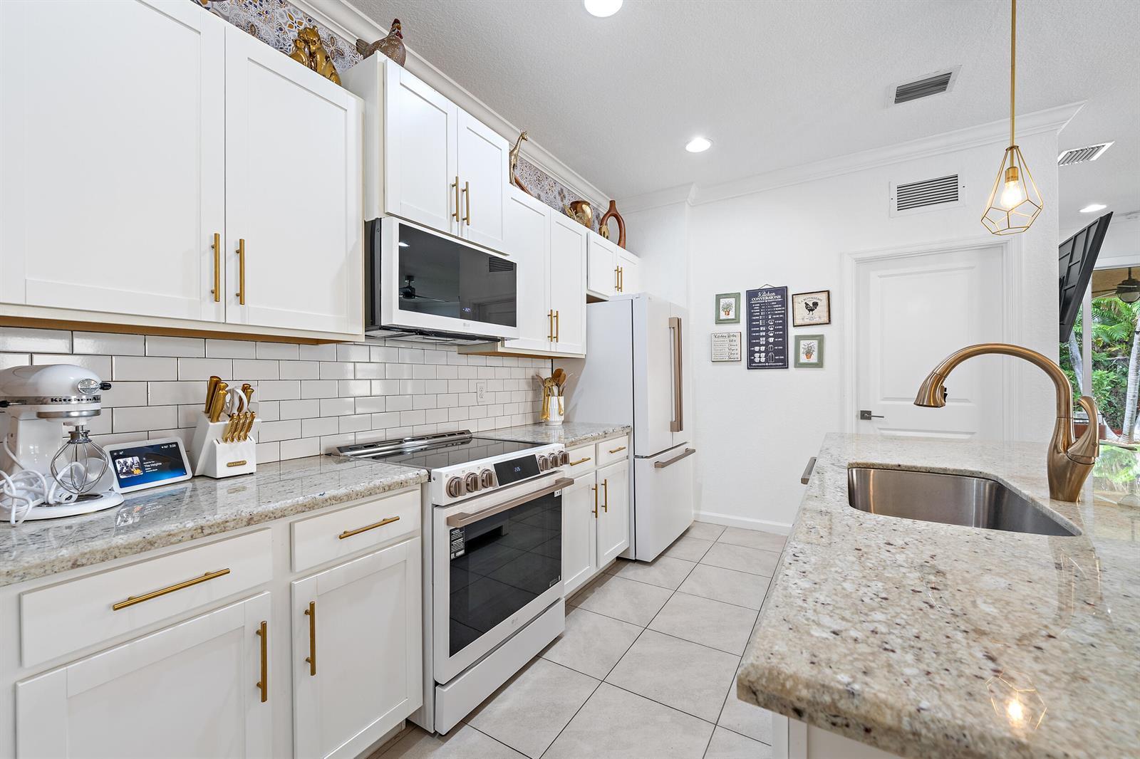 4017 Tomoka Drive, Lake Worth FL 33462 photo 2