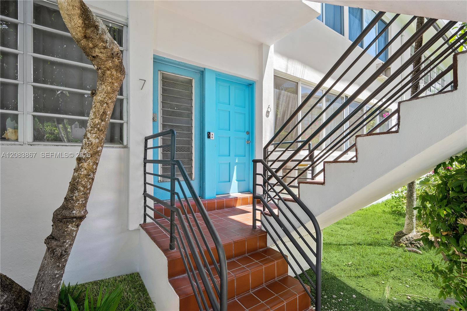 4720 Pine Tree Dr # 6, Miami Beach FL 33140 photo 2