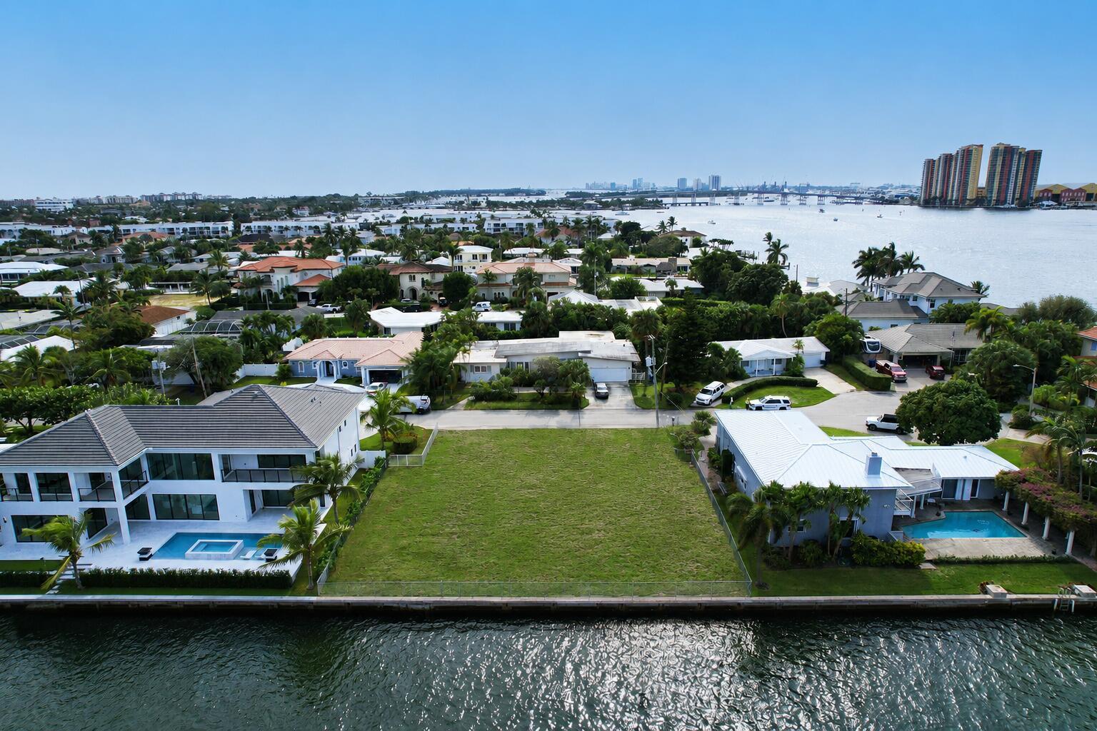 1050 Bimini Lane, Singer Island FL 33404 photo 3