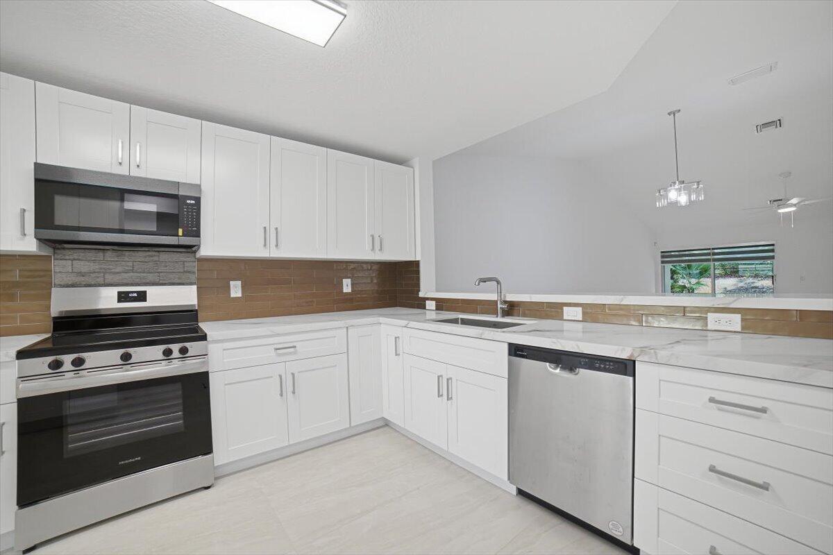 4112 Pine Ridge Lane, Weston FL 33331 photo 5