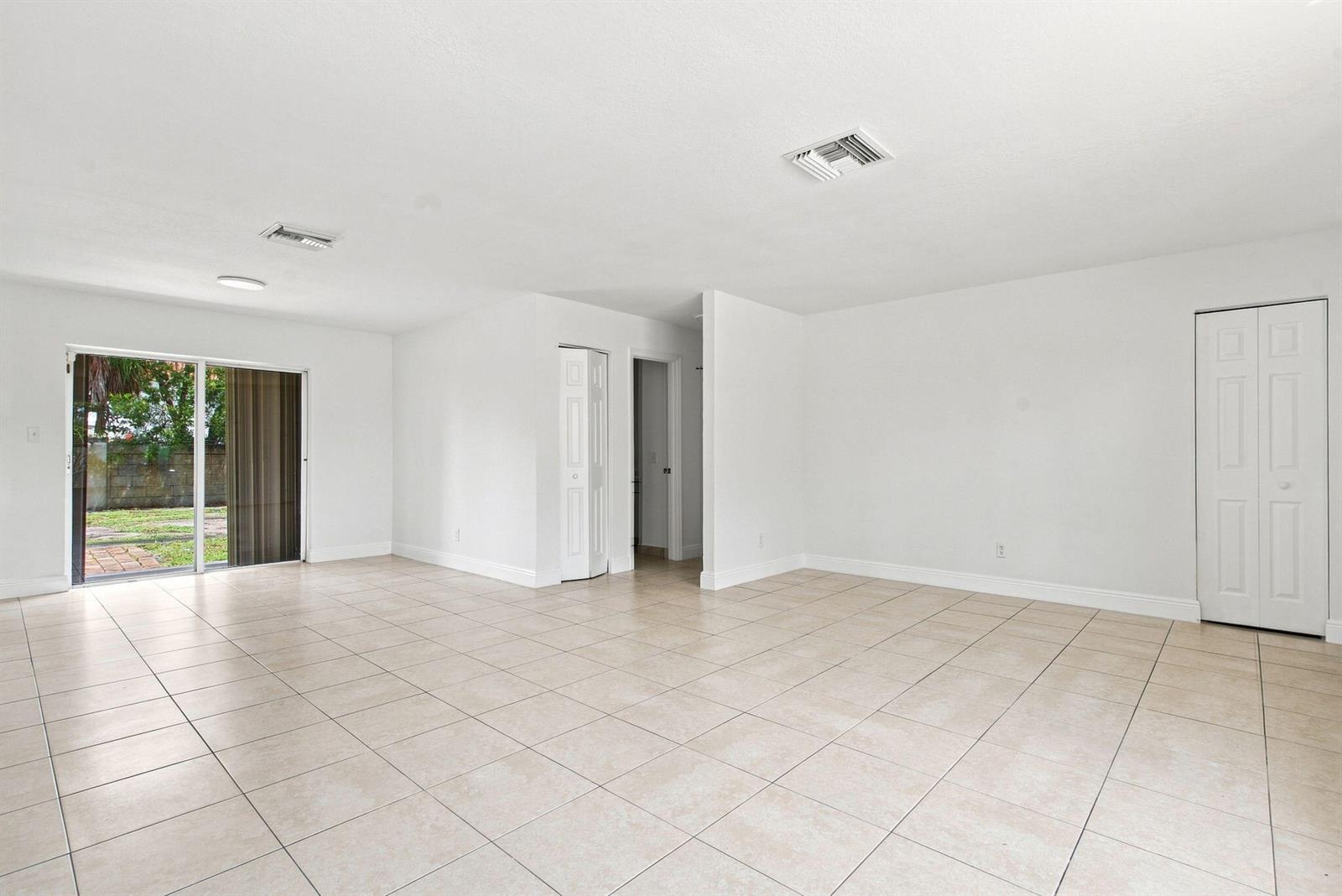 399 SW 14TH Street, Deerfield Beach FL 33441 photo 5