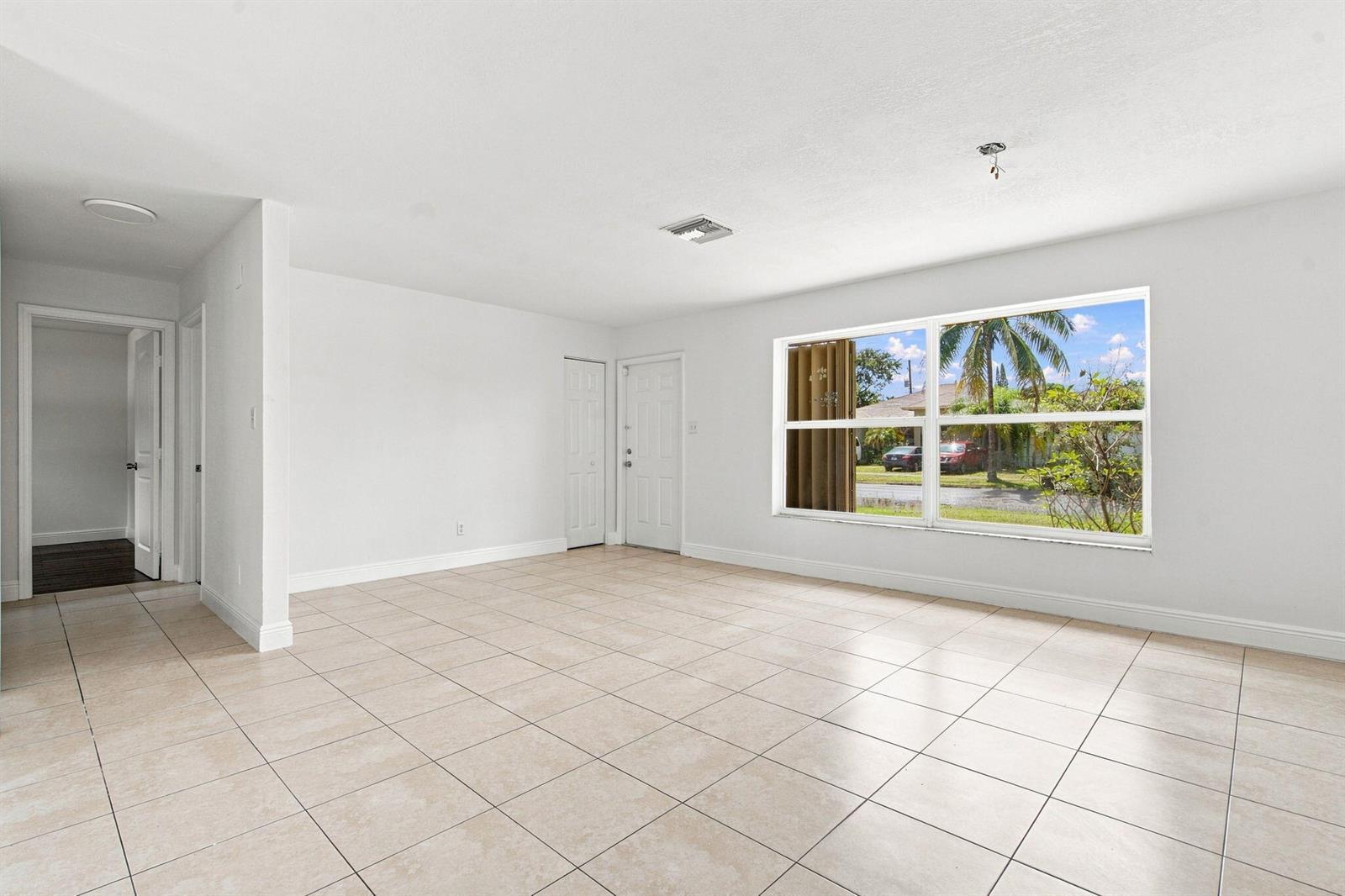 399 SW 14TH Street, Deerfield Beach FL 33441 photo 4