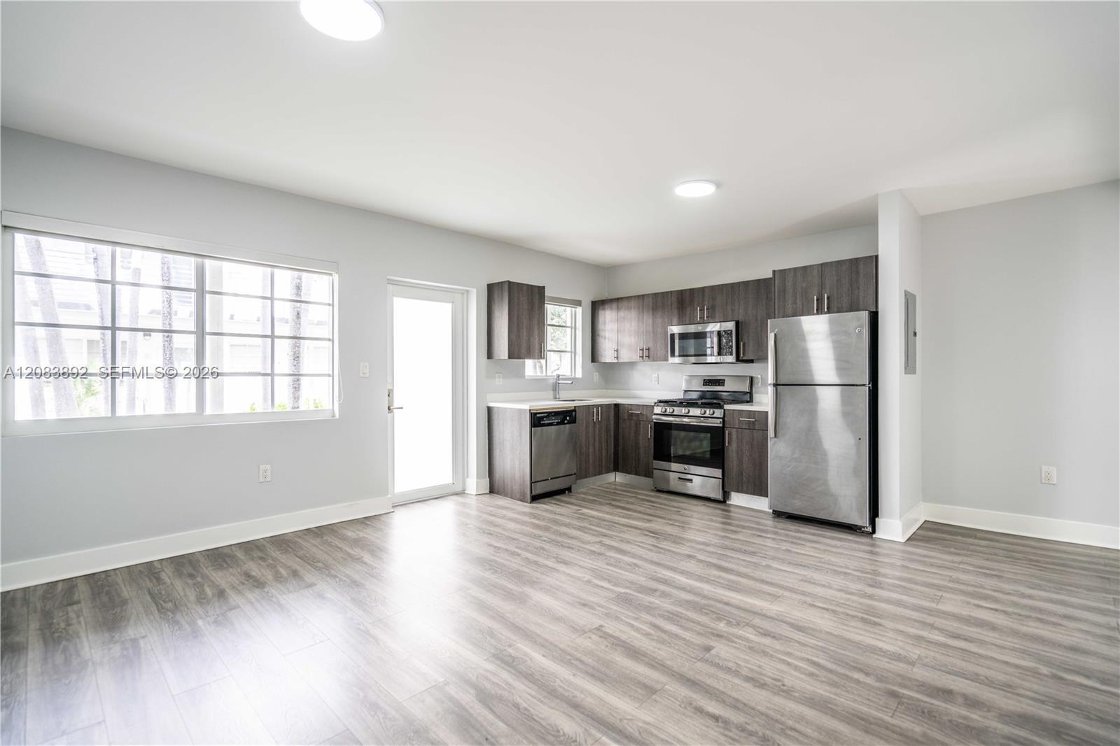 331 85th St # 10, Miami Beach FL 33141 photo 2