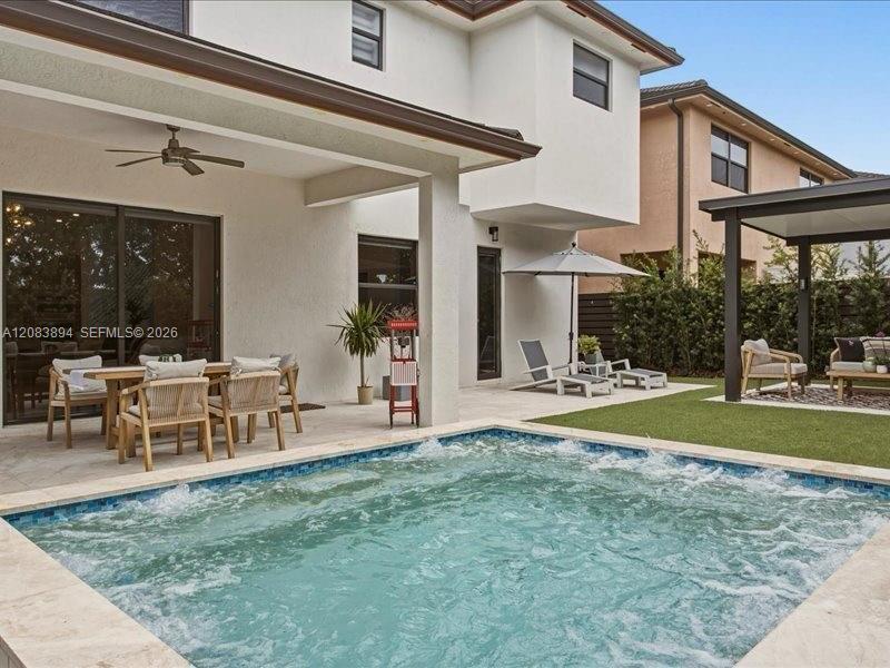 15603 NW 88th Ave, Miami Lakes FL 33018 photo 3