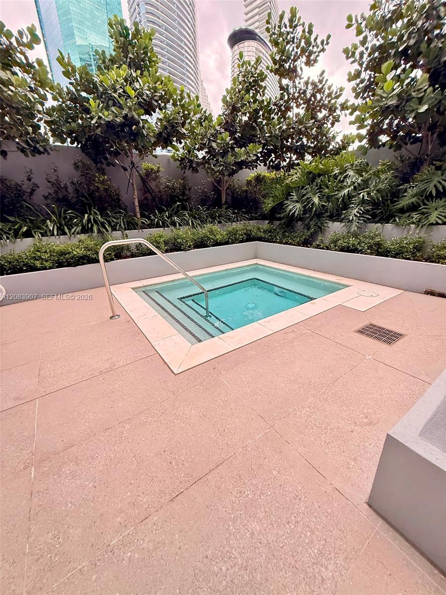 77 SE 5th St # 2201, Miami FL 33131 photo 4