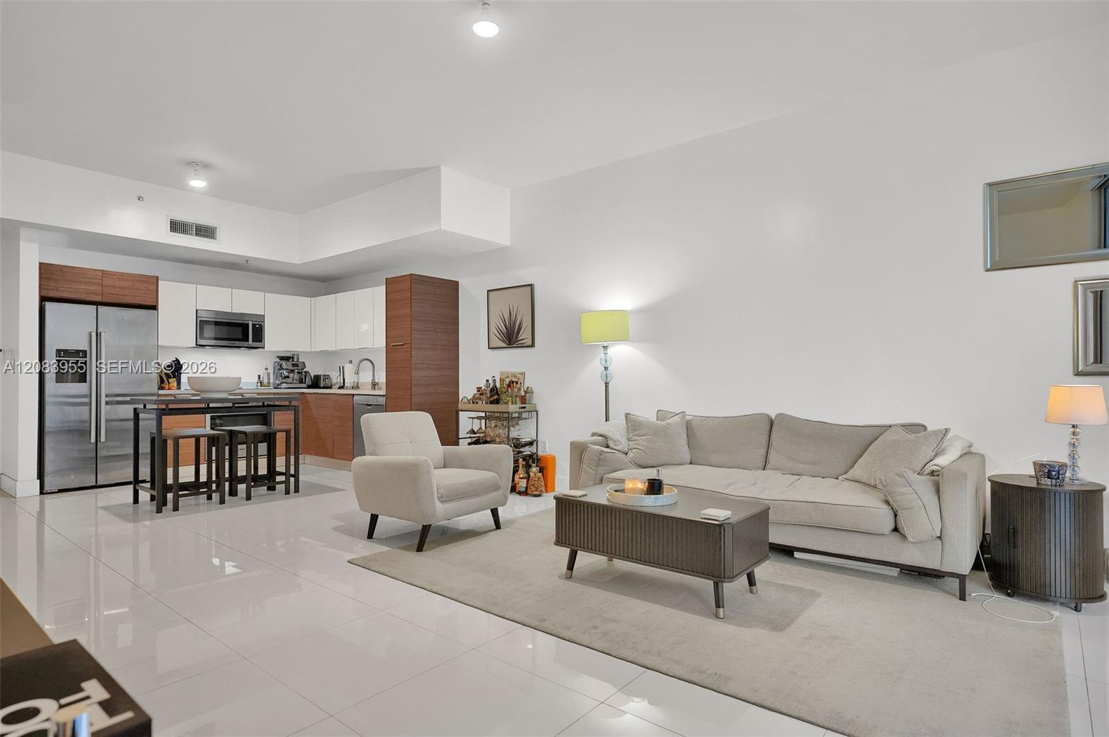 1010 SW 2nd Ave # 2005, Miami FL 33130 photo 2