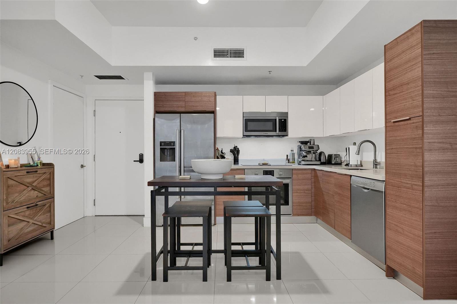 1010 SW 2nd Ave # 2005, Miami FL 33130 photo 4