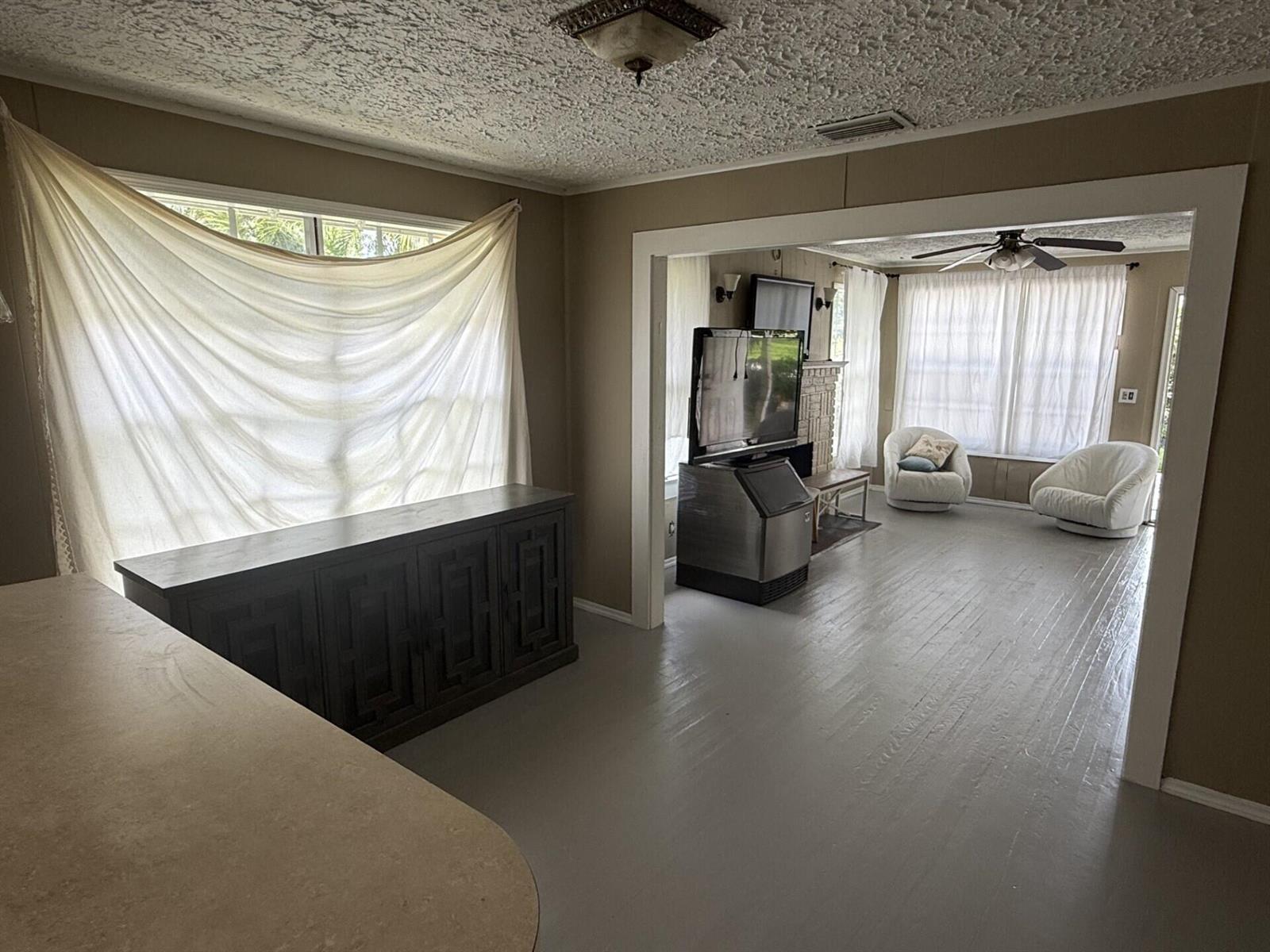 2422 Genessee Avenue, West Palm Beach FL 33409 photo 3