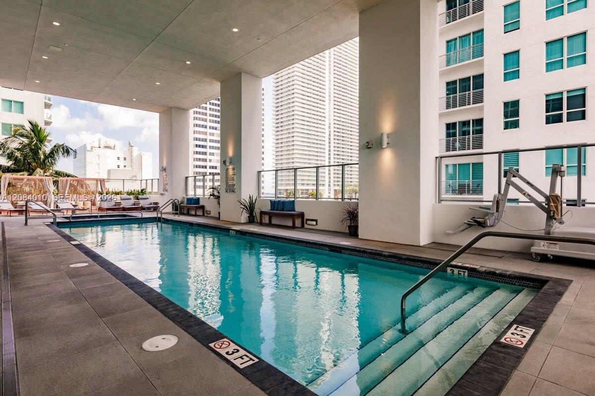 227 NE 2nd St # 3001, Miami FL 33132 photo 4