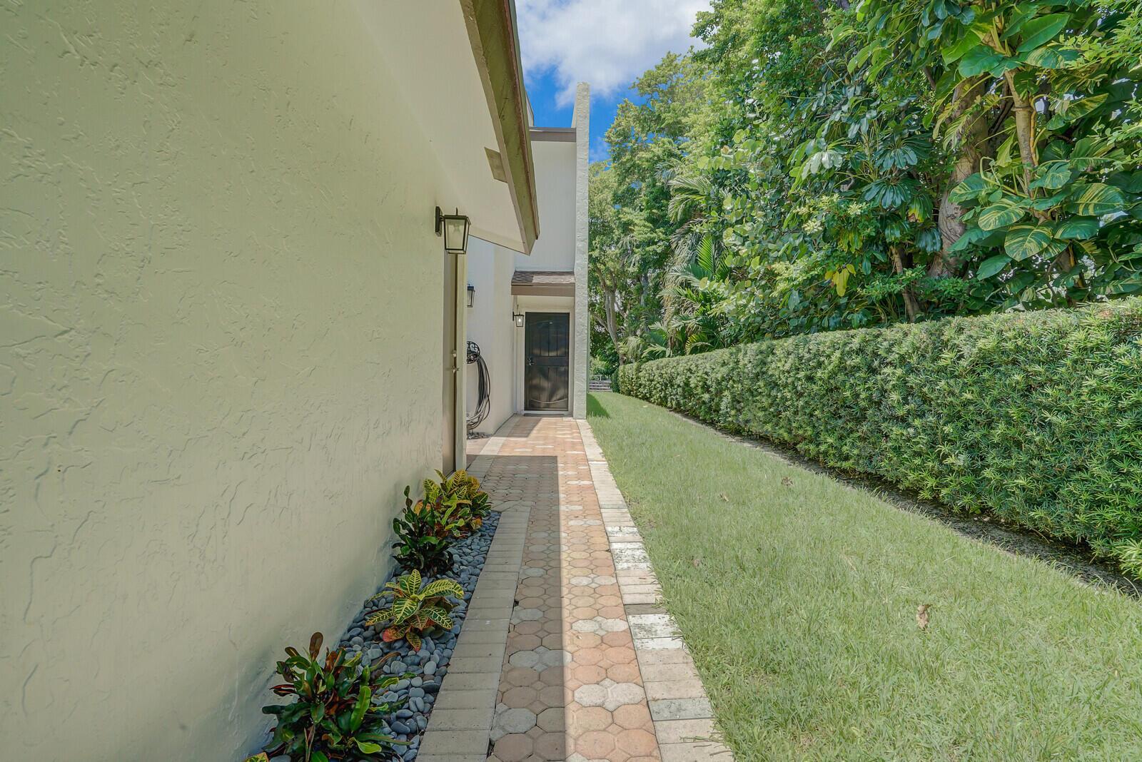 1301 N RIVERSIDE Drive # 19, Pompano Beach FL 33062 photo 3