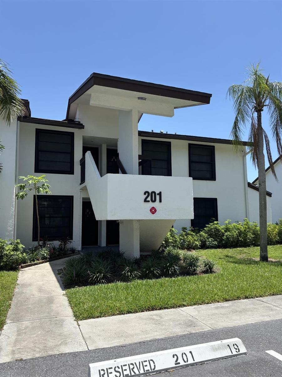 201 Lake Pointe Drive # 107, Oakland Park FL 33309 photo 3