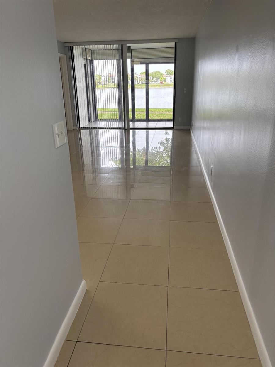 201 Lake Pointe Drive # 107, Oakland Park FL 33309 photo 4