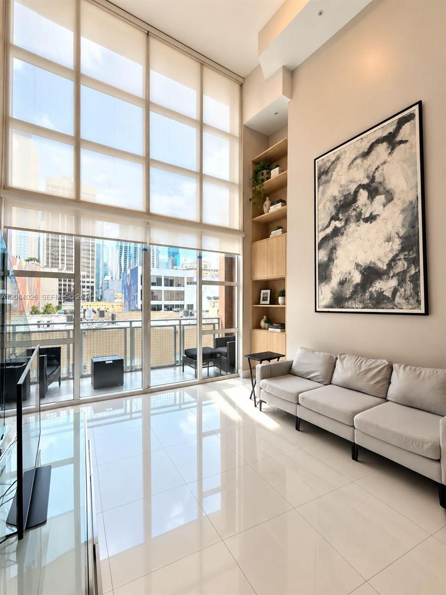253 NE 2nd St # 416, Miami FL 33132