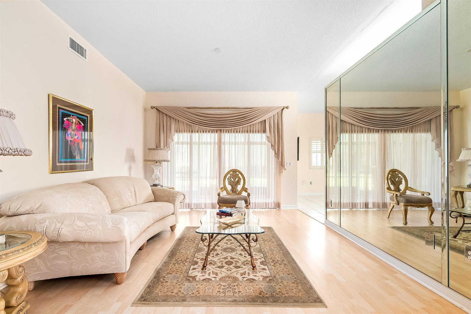 7927 Exeter Boulevard E, Tamarac FL 33321 photo 5